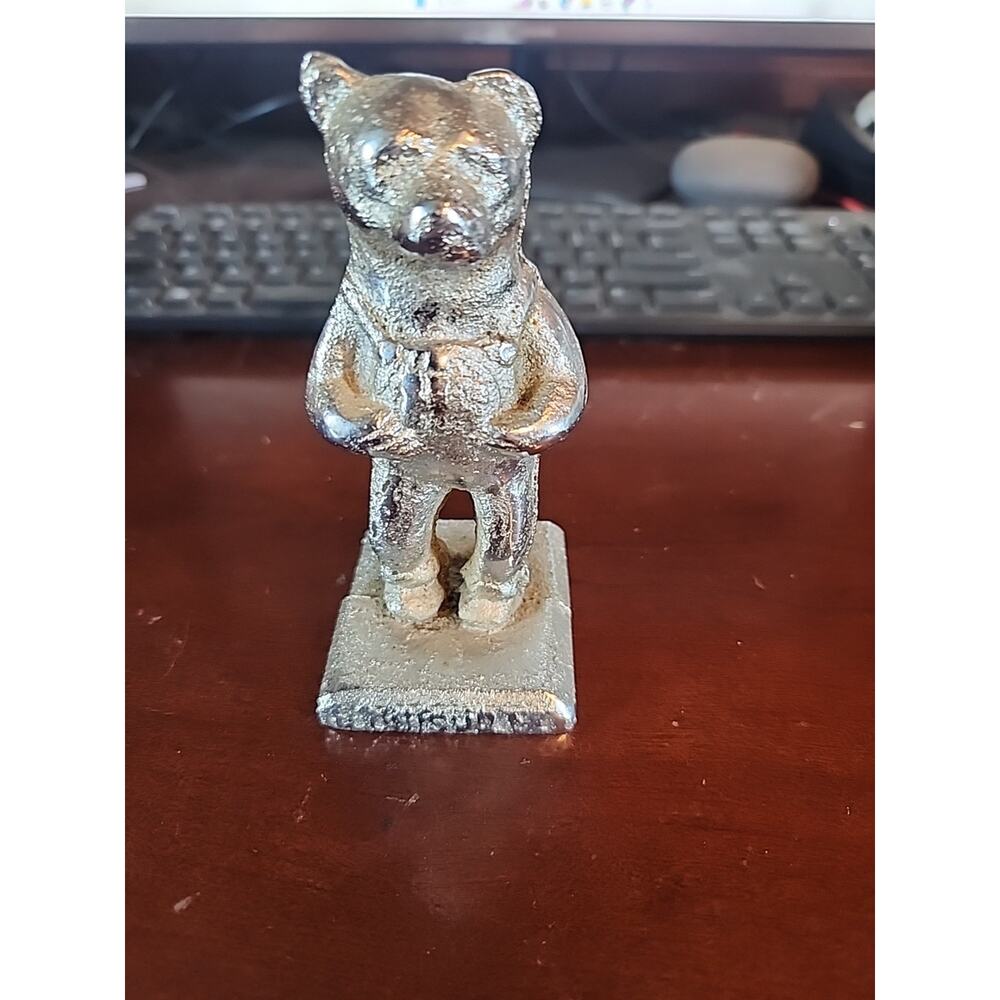 VINTAGE 1949 cast iron International Harvester IH BEAR LOU KY N20